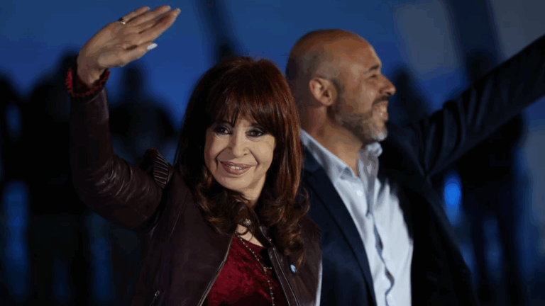 Estalla en redes: «Milei, si tenés tanto huevo, competí con Cristina en las urnas que te…»