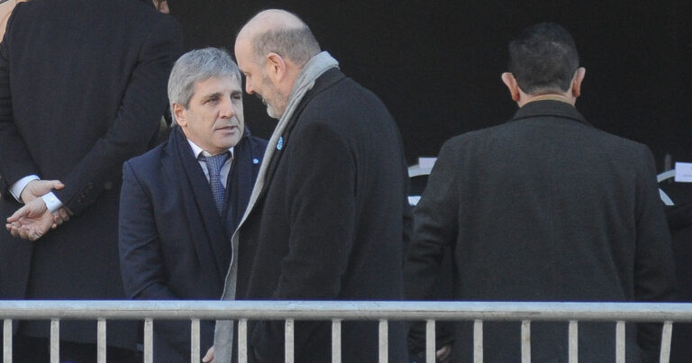 Interna imprevista entre Sturzenegger y Caputo por el ajuste en áreas del ministerio de Economía