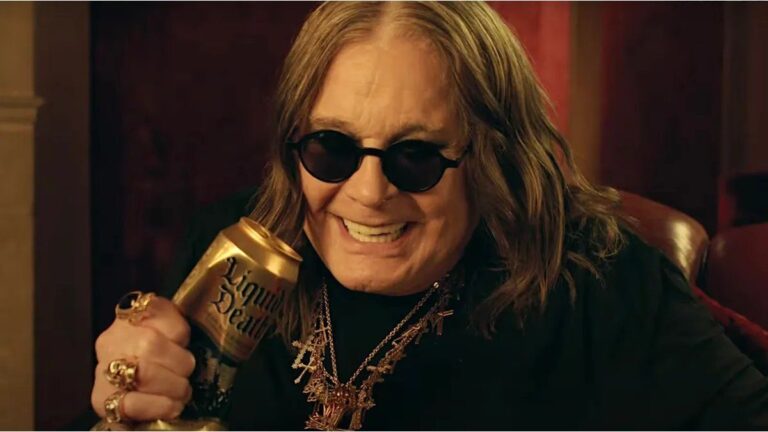Ozzy Osbourne vende su ADN en colaboración con una empresa de agua enlatada: «Clónenme, bastardos»