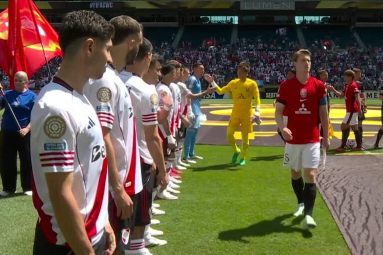 Luego de no saludar a River, el capitán del Urawa pidió disculpas en sus redes