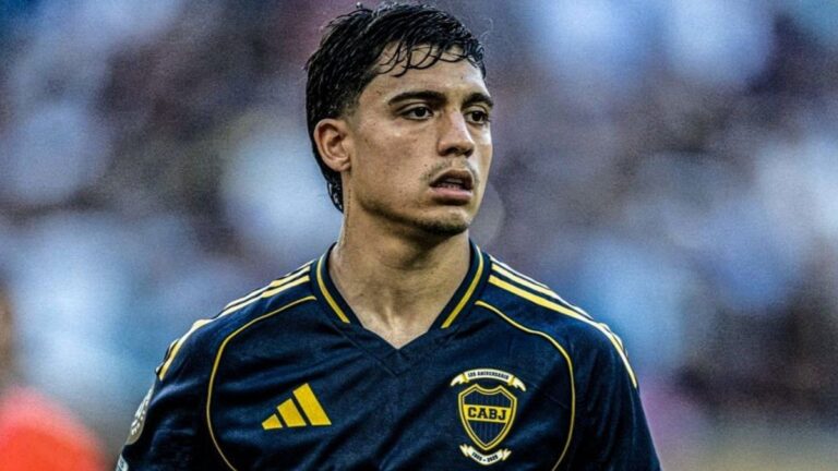 Los dos exentrenadores de Boca que quieren a Exequiel Zeballos: la postura del club