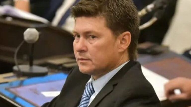 El diputado que quiso darle «un pico» a Oscar Zago será candidato a gobernador en Corrientes