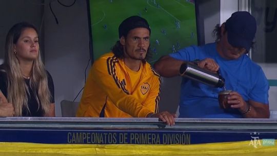 Cavani volvió a ser baja y superó los 100 días de ausencia en Boca: los números del diez