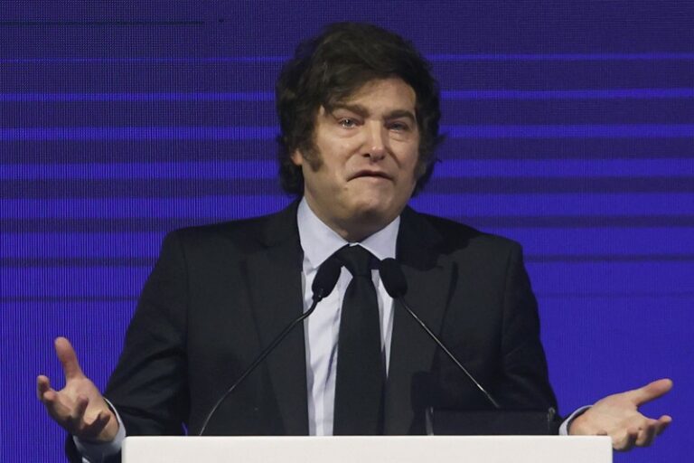 Sin licitación, Milei le extiende la concesión del Belgrano Cargas al mayor aceitero del país