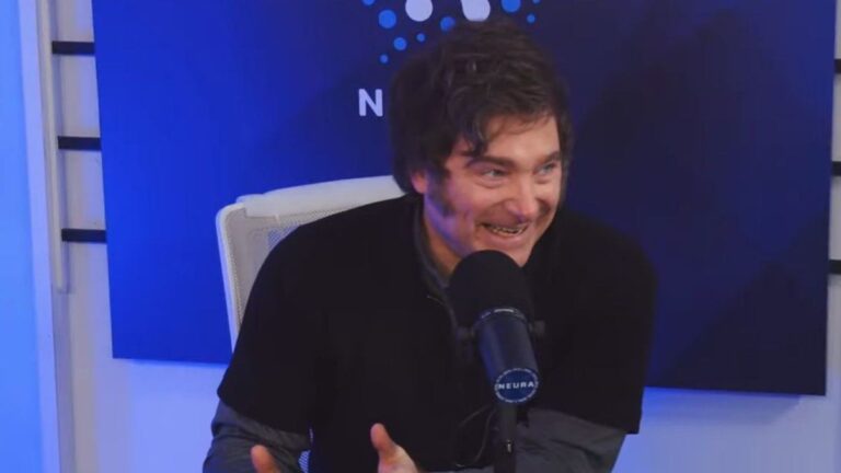 En medio de la tensión cambiaria, Javier Milei y Luis Caputo se mostraron juntos y minimizaron la suba del dólar: «Se podía dar»