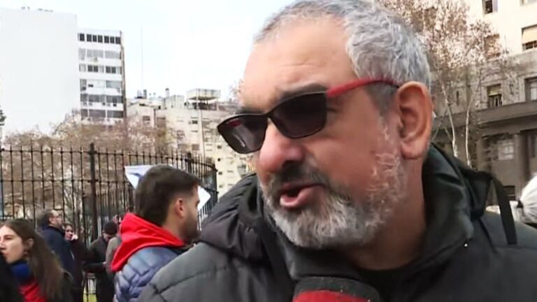 Desgarrador testimonio de un papá que lucha por su hijo con discapacidad: «Ellos no pueden defenderse»