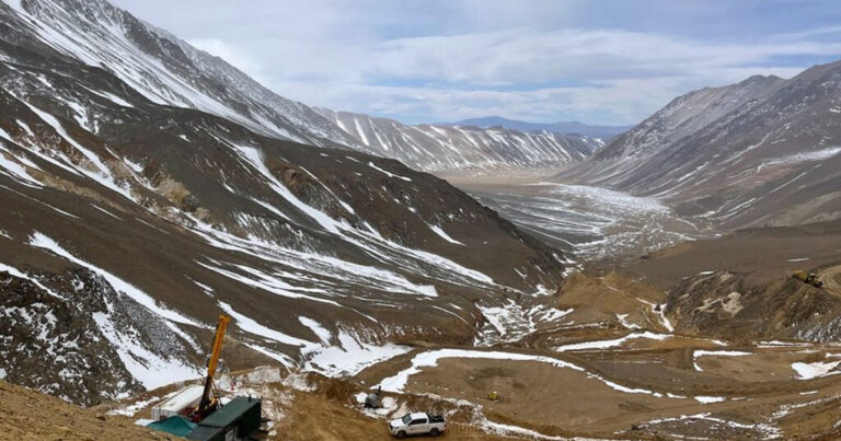 Retenciones a la minería: eliminan los impuestos al oro y el cobre pero siguen para el litio y la plata