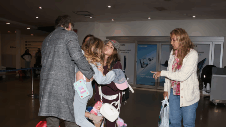 Las fotos del reencuentro de Rufina Cabré con Benjamín Vicuña tras su viaje a Turquía