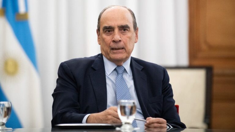 El Gobierno adelantó que «no podrá cumplir» las leyes en caso de que Diputados revierta los vetos