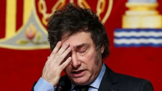 Renuncian tres profesores del Instituto Mises por un polémico premio a Javier Milei: Es de mal gusto