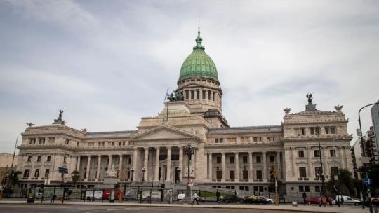 Coimas en Discapacidad, $Libra y Fentanilo: el Congreso le abre múltiples frentes a Milei en su momento más sensible