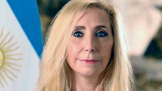 Campaña de marketing: venden la biografía de Karina Milei con un descuento del 3%