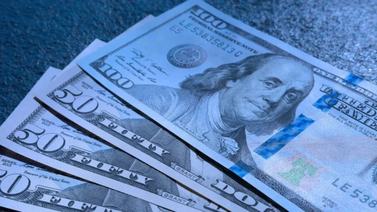 Dólar blue y dólar oficial hoy minuto a minuto: a cuánto cotizan este sábado 6 de septiembre