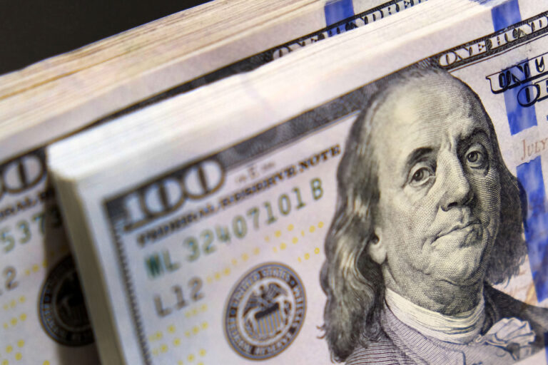 Dólar blue, dólar hoy: a cuánto cotizan el viernes 12 de septiembre de 2025