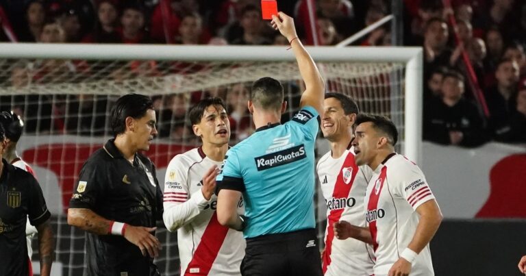 Martínez Quarta y otra irresponsable expulsión que dejó a River con uno menos
