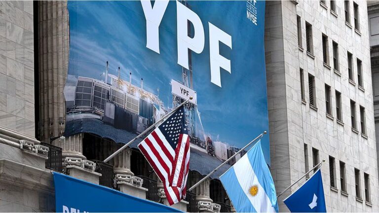 Juicio por YPF: el Gobierno aprobó modificaciones al contrato con el estudio Sullivan & Cromwell para la defensa de la Argentina en litigios internacionales