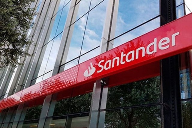 Gremio de empleados bancarios y Banco Santander pactan nuevo acuerdo