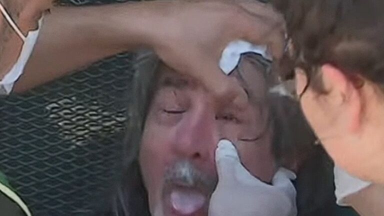 Congreso: un jubilado fue ferozmente atacado con gas pimienta en medio de la marcha