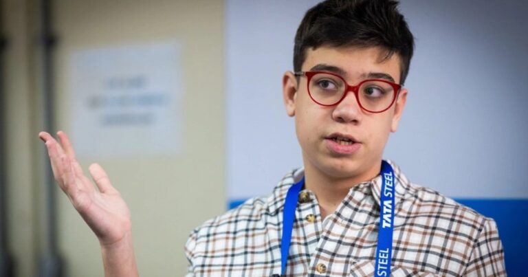 Faustino Oro sigue imparable: volvió a ganar y alcanzó la punta del Tata Steel Chess